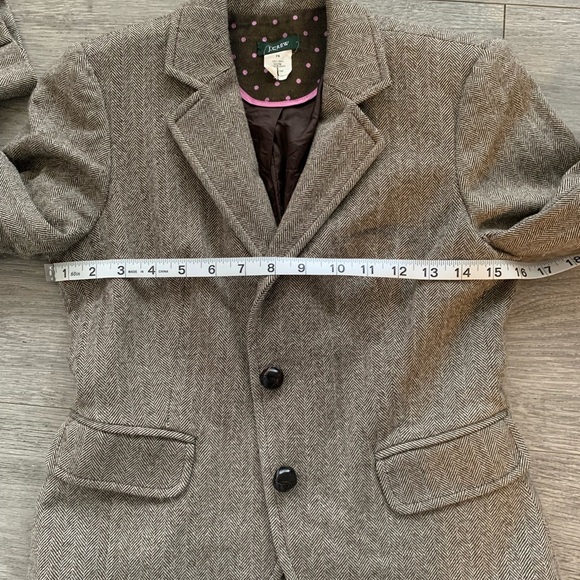 Stylish Brown Wool Blazer with Button Details - Picture 4 of 6